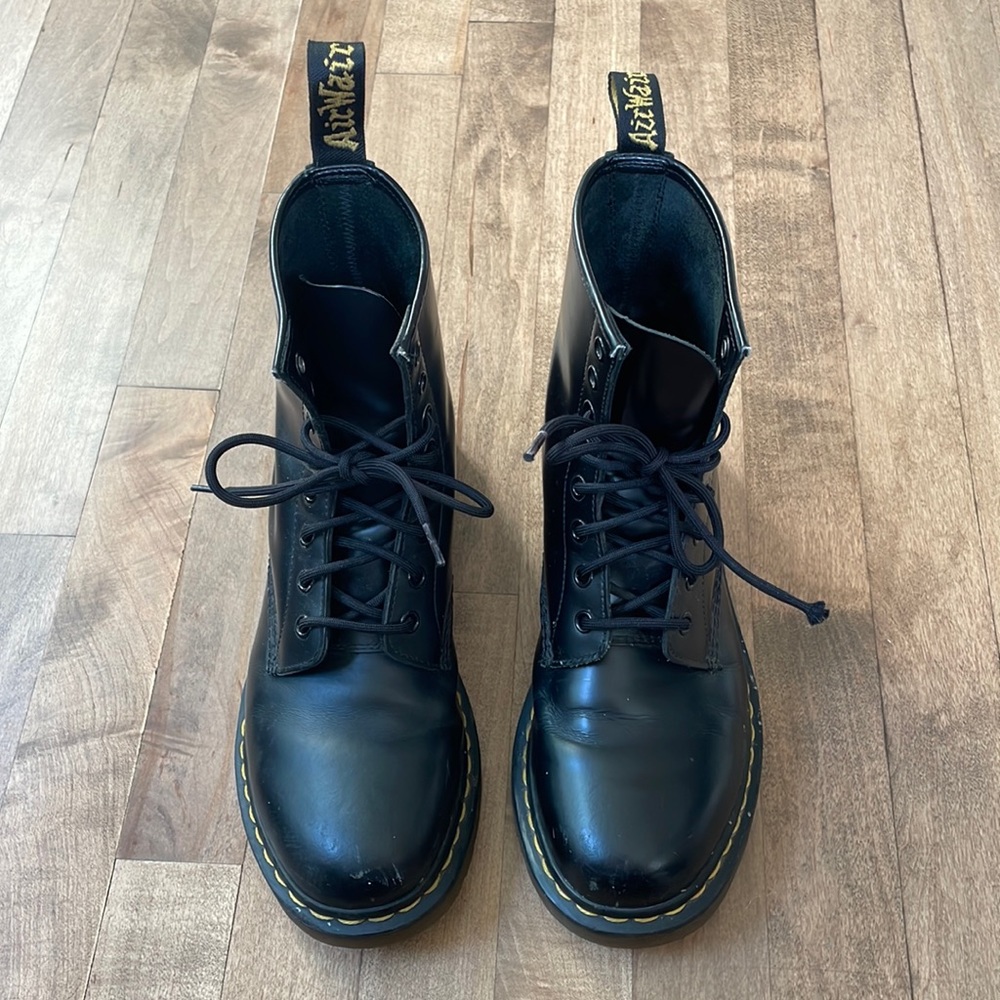 Dr Marten 1460 Smooth Leather Lace Up Boots